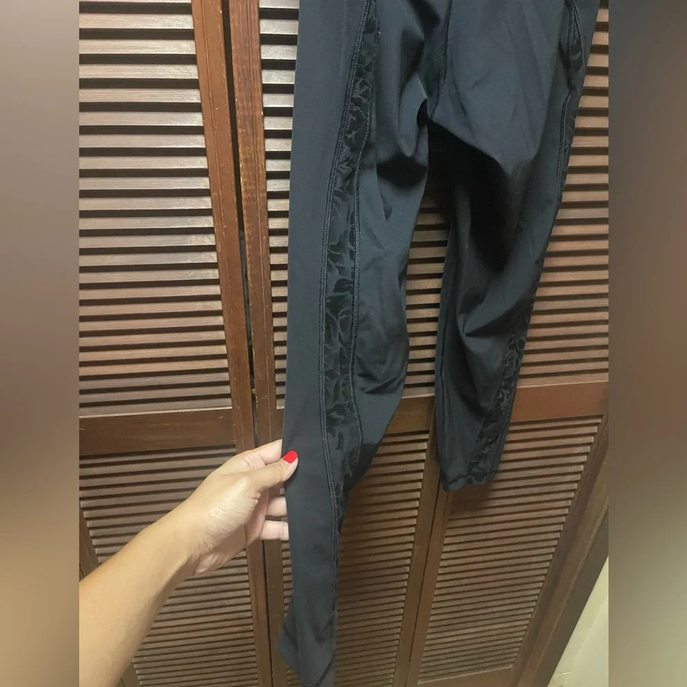 Black Lululemon Athletic Workout Leggings Size 10